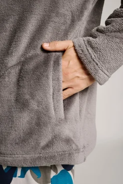 Bata corta hombre cremallera detalle bordado gris | MUYDEMI<Ysabel Mora Outlet