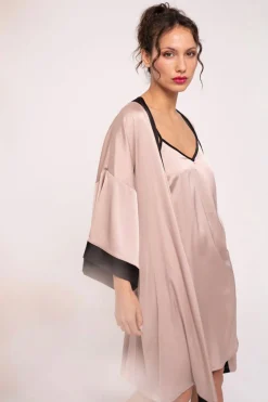 Bata mujer satén rosa | MUYDEMI<Ysabel Mora