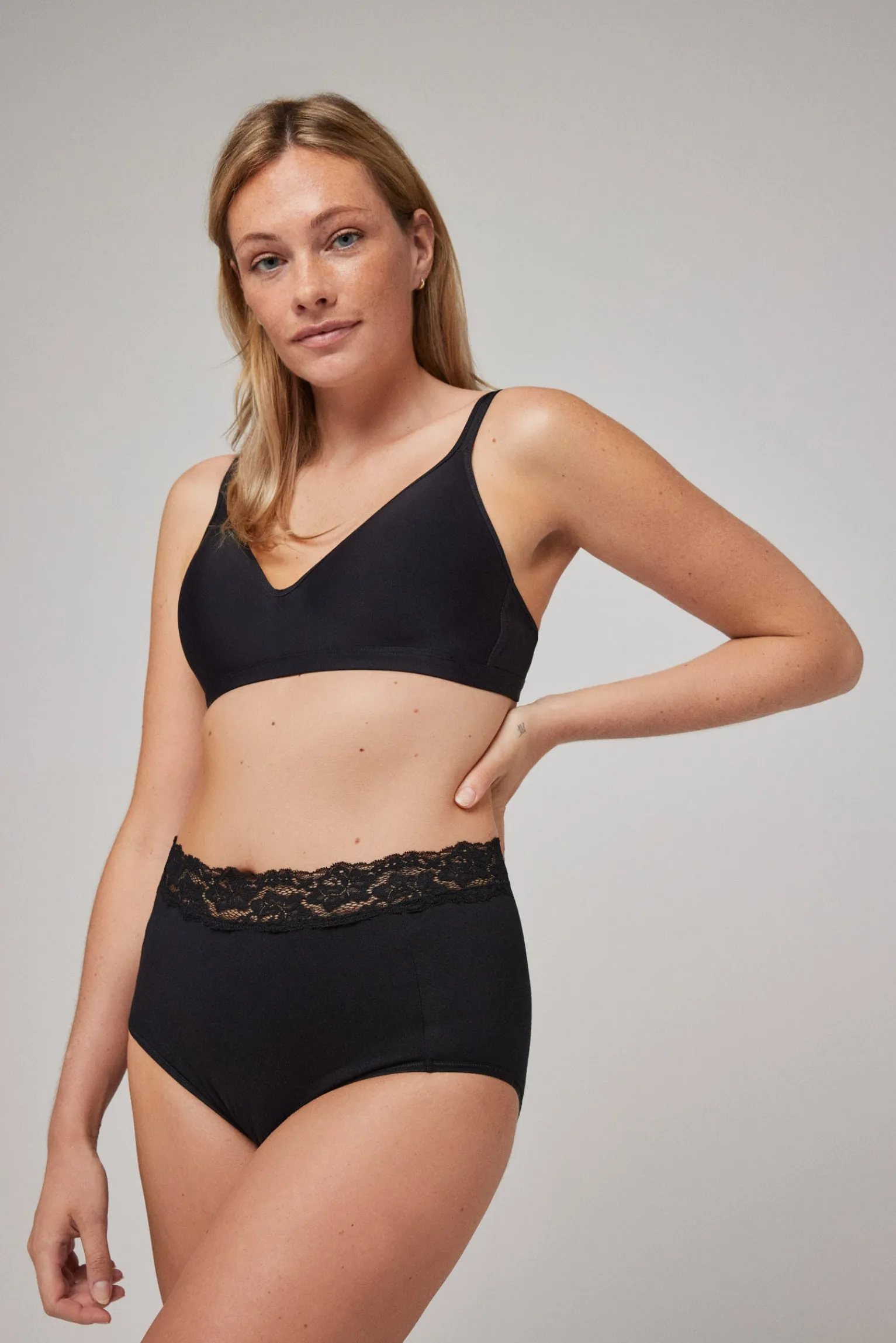 Braga alta de control detalle encaje<Ysabel Mora