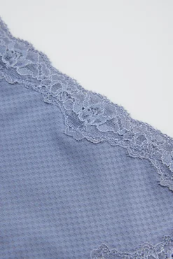 Braga brasileña con encaje<Ysabel Mora Hot