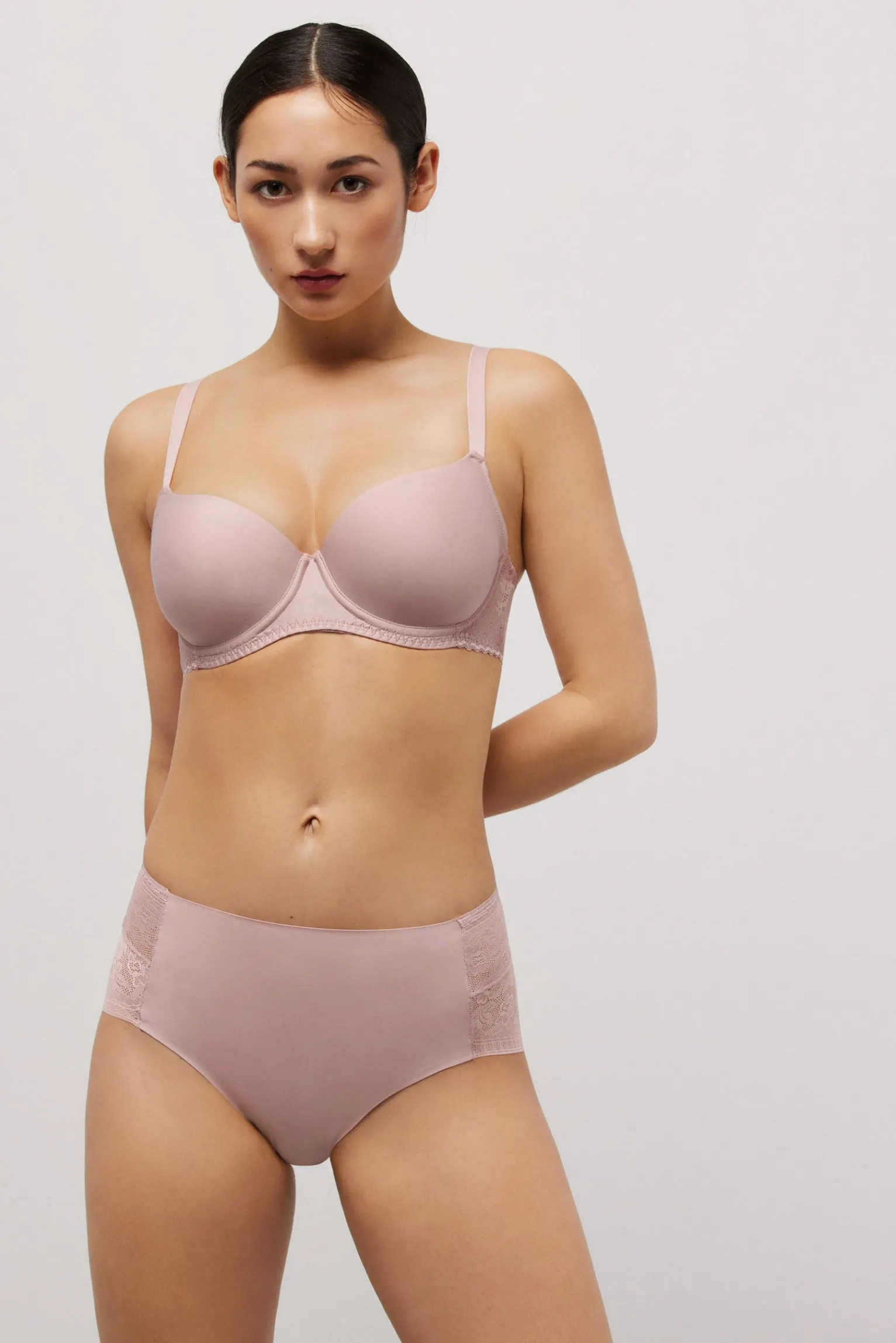 Braga maxi invisible con encaje<Ysabel Mora Online