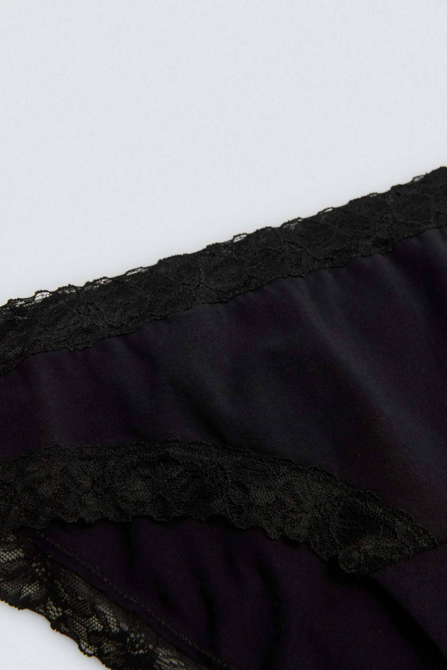 Braga midi detalles encaje<Ysabel Mora