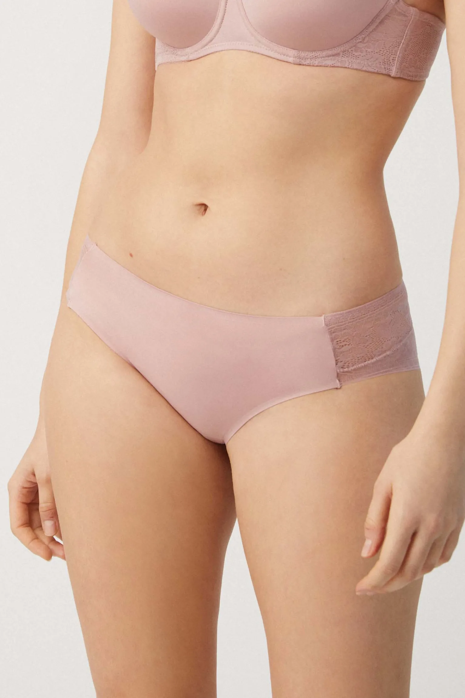 Braga midi invisible con encaje rosa<Ysabel Mora Online