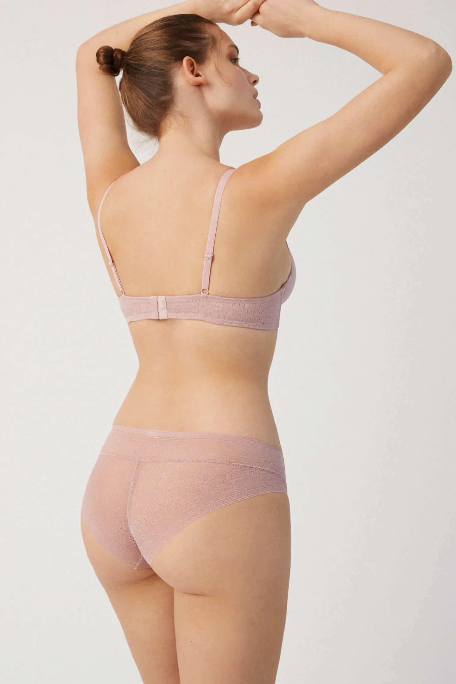 Braga midi invisible con encaje rosa<Ysabel Mora Online