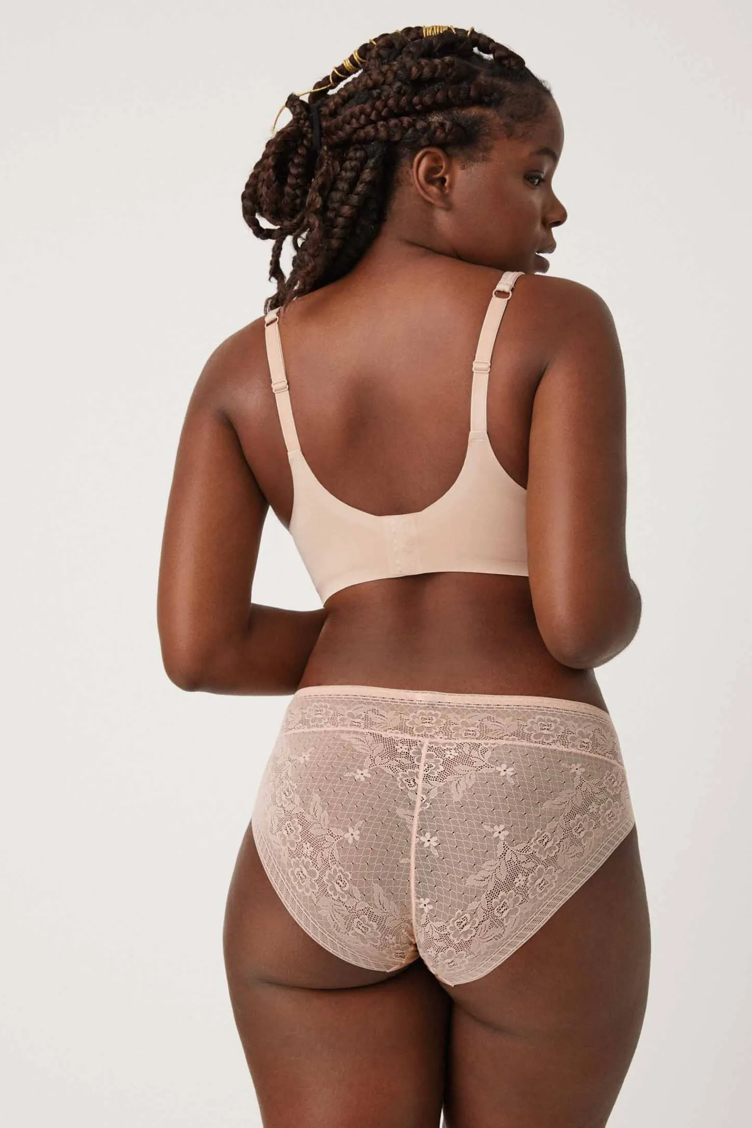 Braga midi invisible con encaje nude<Ysabel Mora Online