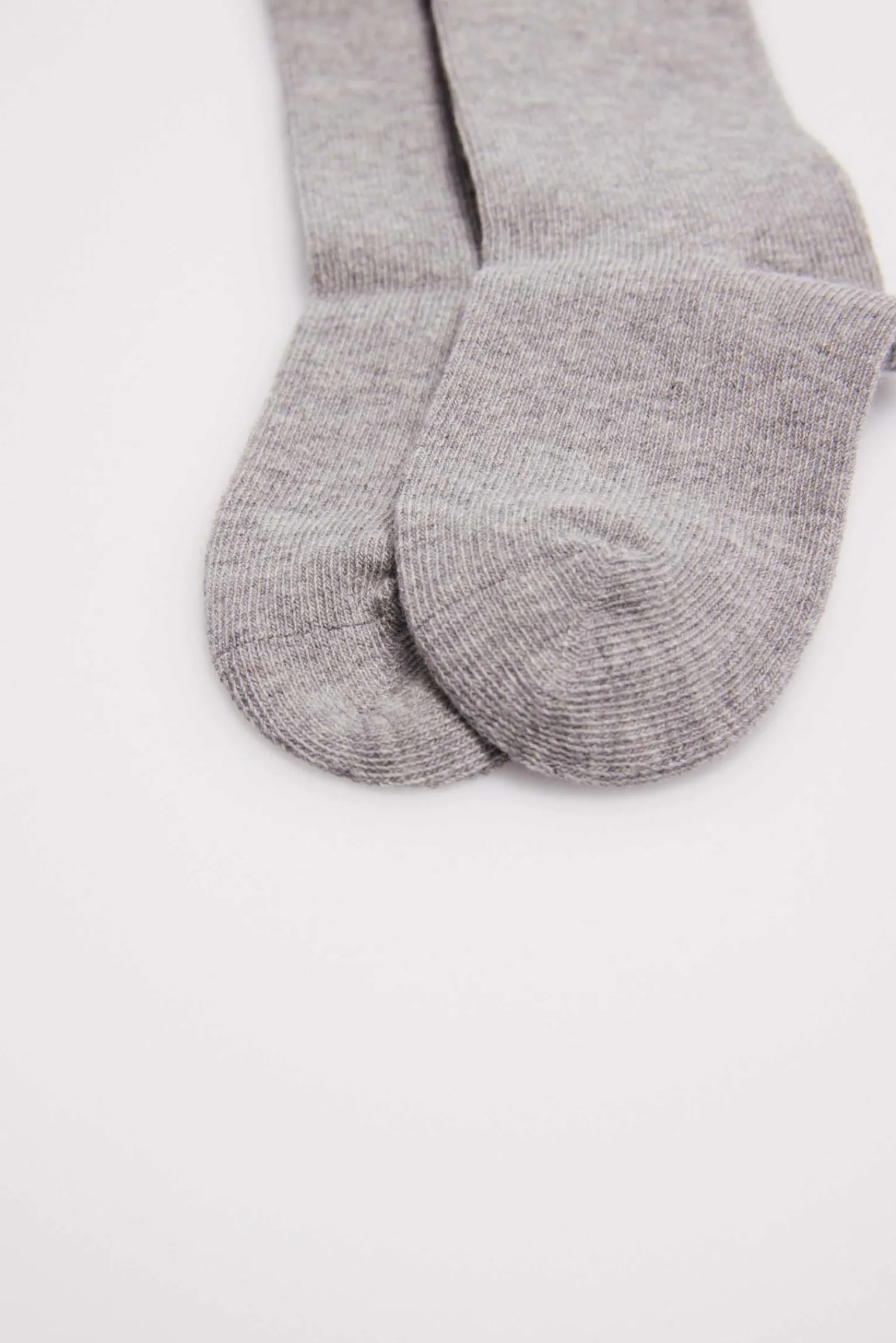 Calcetines bebé largos básicos<Ysabel Mora New