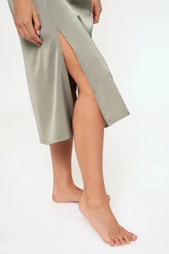 Camisón mujer midi satén verde|MUYDEMI<Ysabel Mora Online