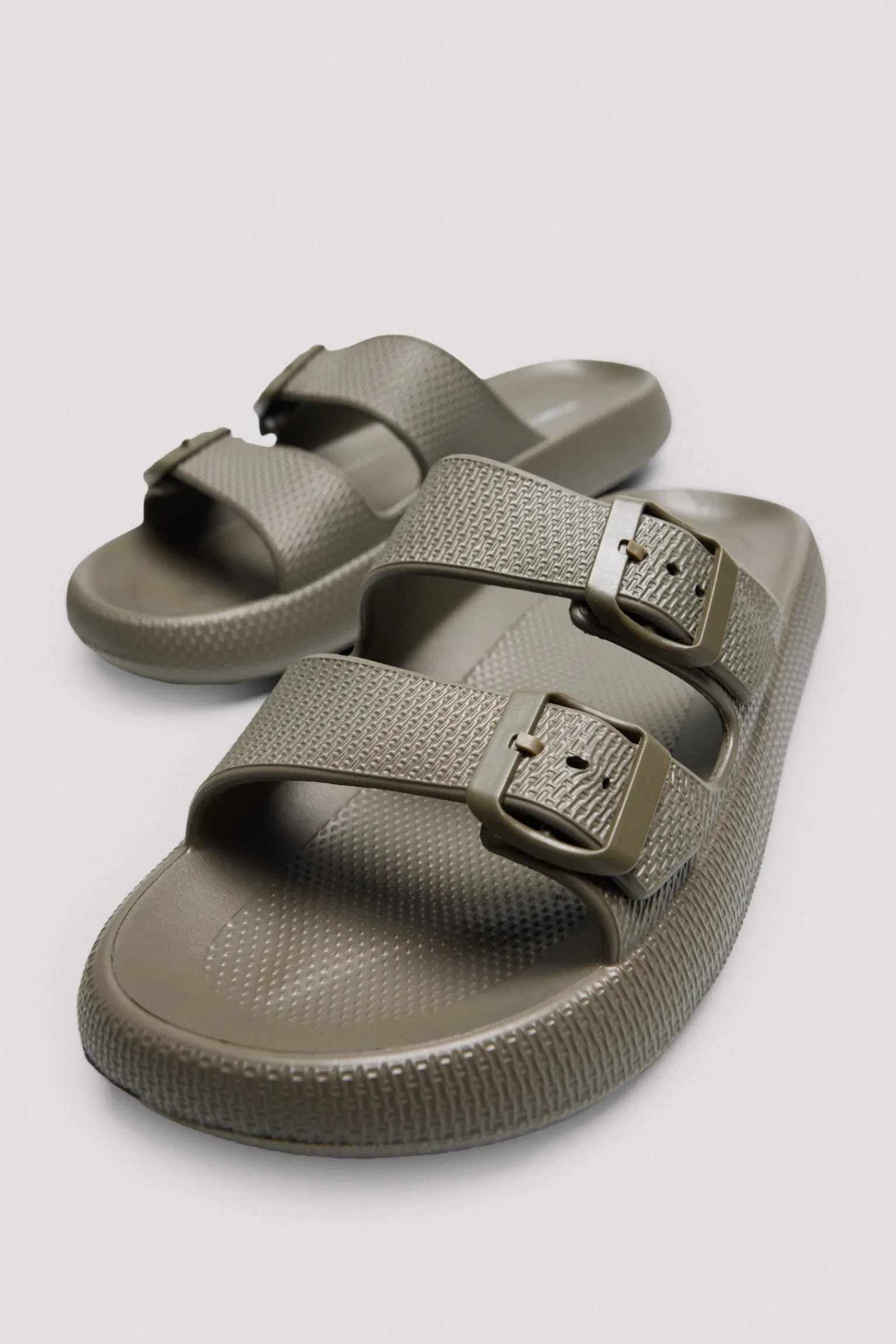 Chanclas hebillas caqui<Ysabel Mora Sale