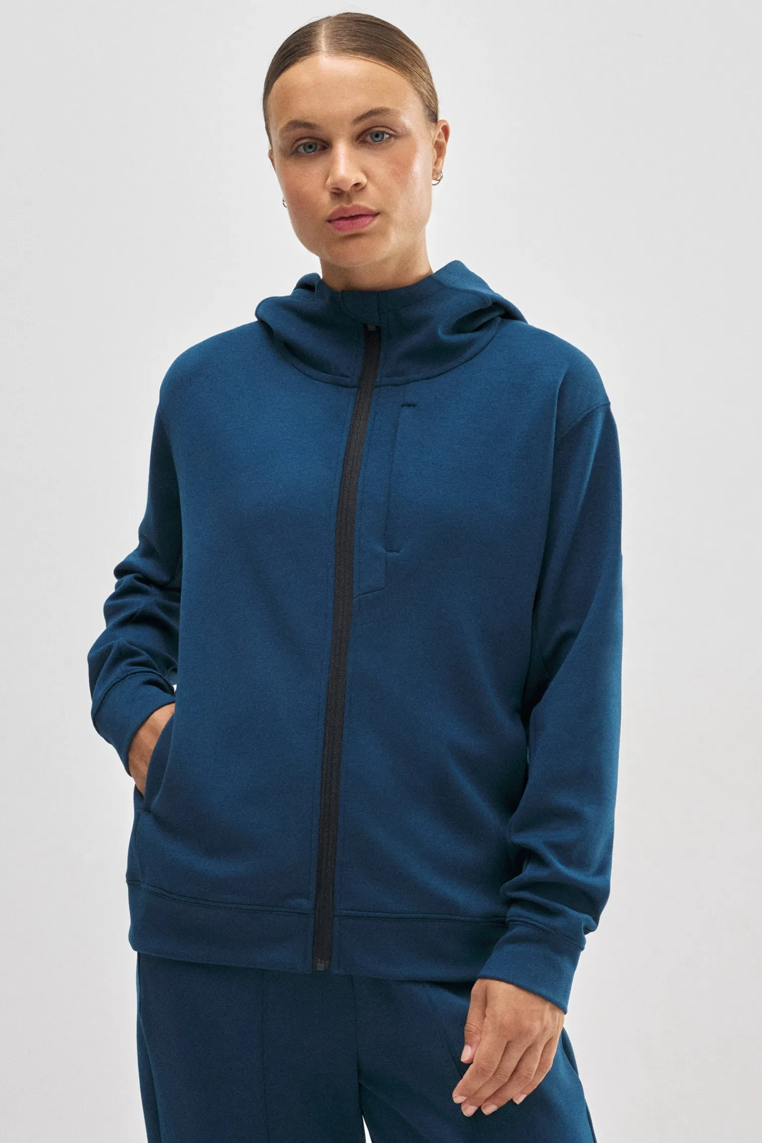 Chaqueta deportiva con capucha<Ysabel Mora Online