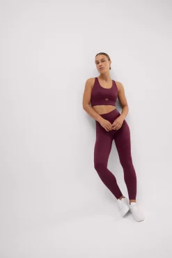 Conjunto deportivo granate vientre plano Colección compressive<Ysabel Mora Online