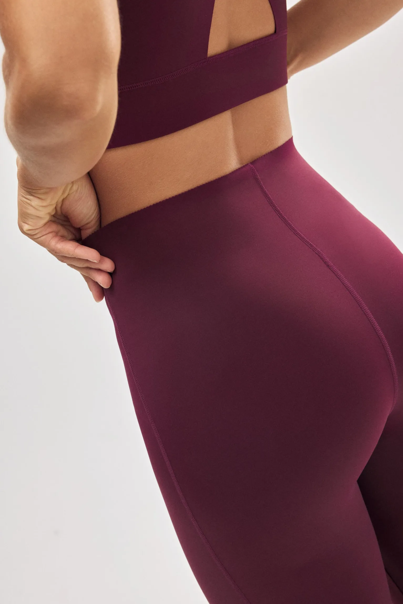 Conjunto deportivo granate vientre plano Colección compressive<Ysabel Mora Online