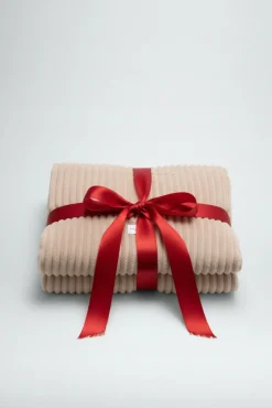 Manta pelo efecto canalé y borreguito<Ysabel Mora Clearance