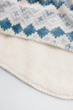 Pack invierno manta y zapatillas estampado étnico azul<Ysabel Mora Online