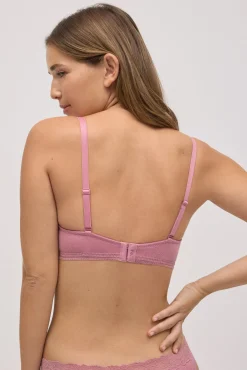 Sujetador con aro con relleno canalé con encaje copas B y C<Ysabel Mora Hot