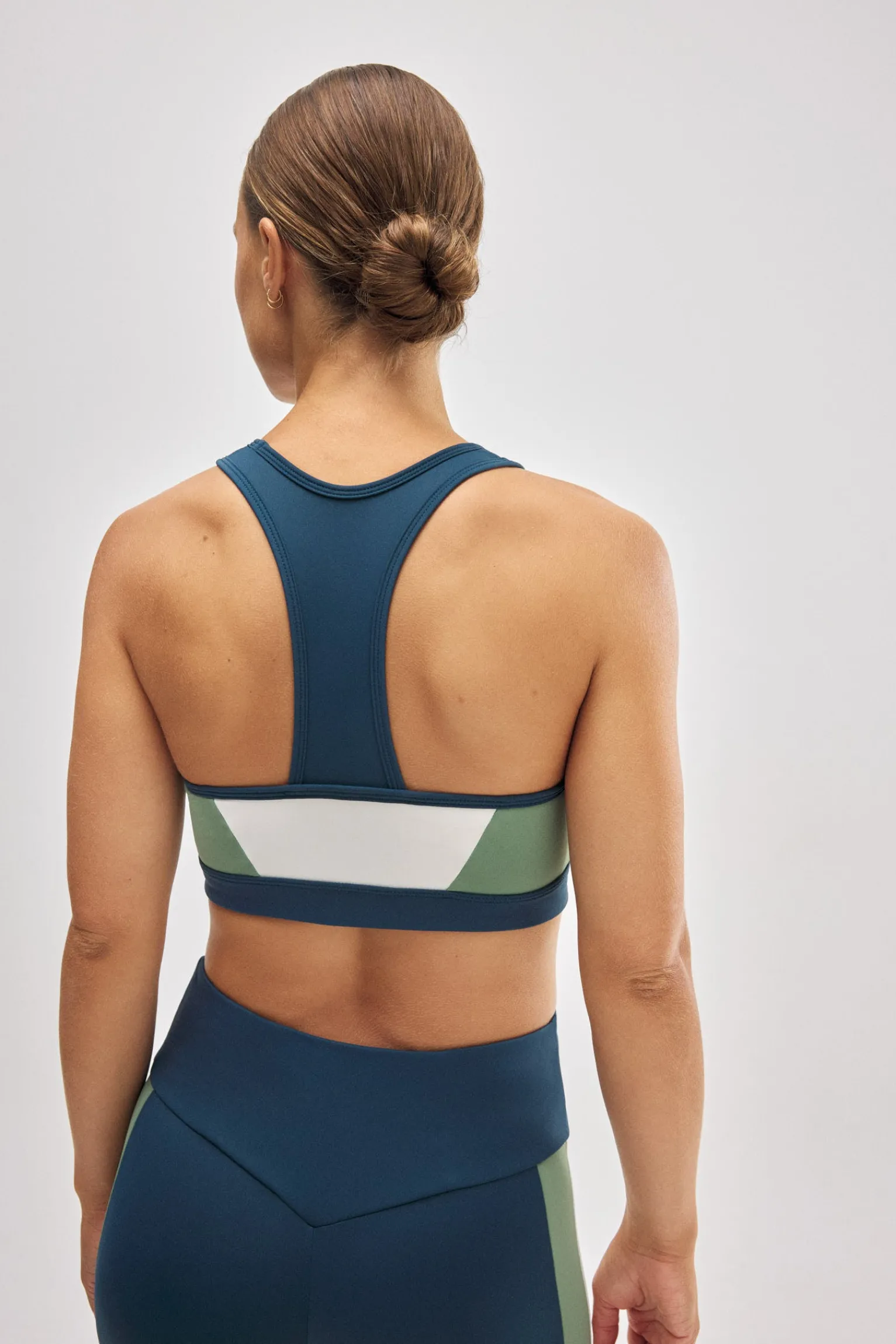 Sujetador deportivo color block con relleno extraíble<Ysabel Mora