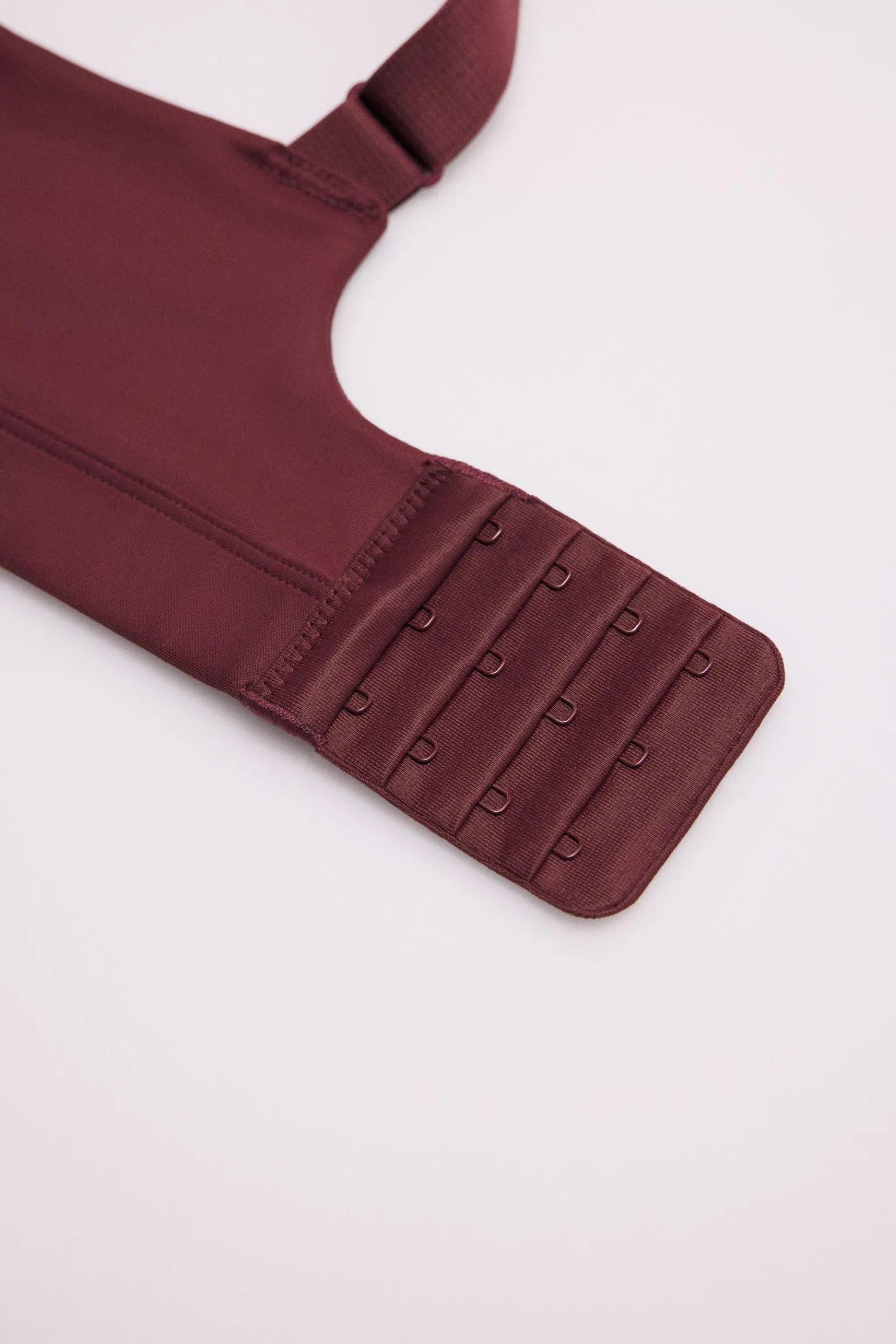 Sujetador deportivo sujeción alta tirantes regulables<Ysabel Mora New