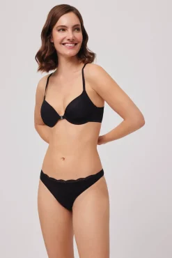 Tanga lencero<Ysabel Mora